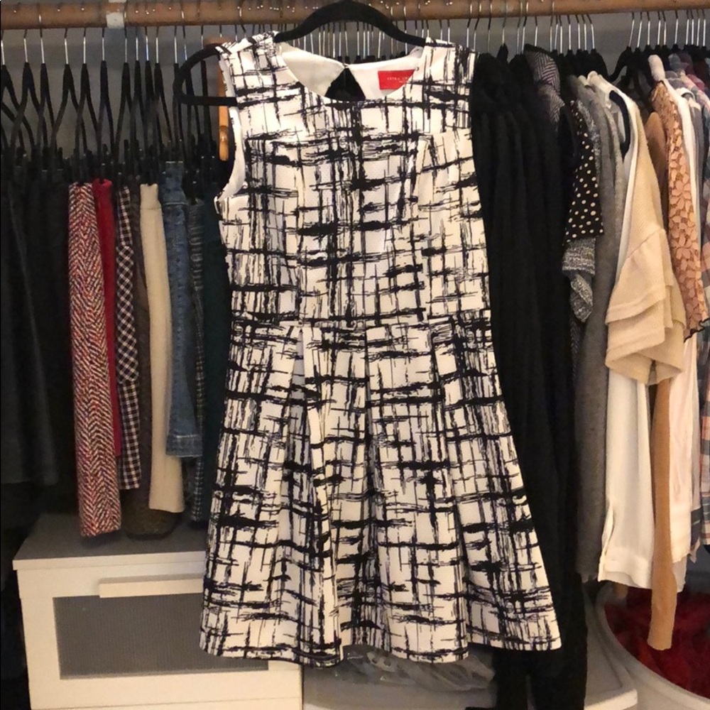 Open back graphic dress